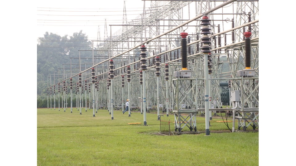 日據時代因要把日月潭水力發電輸送台灣南部而成立的嘉義一次變電所。